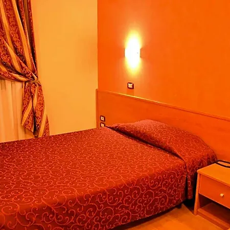 Hotel Colombo 3*