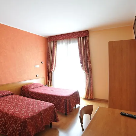 Colombo Hotel 3*